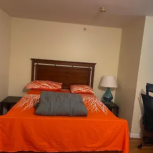 https://peculiar-home-near-penn-station-ewr.us-newyorkcity.com