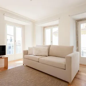 https://feels-like-home-portas-do-sol-cozy-flat.hotels-lisbon-portugal.com